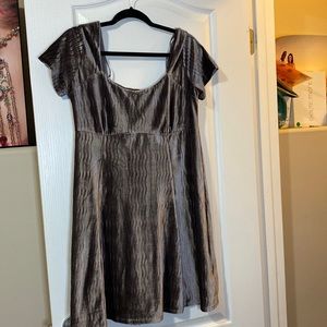 Love riche velour dress Sz Large